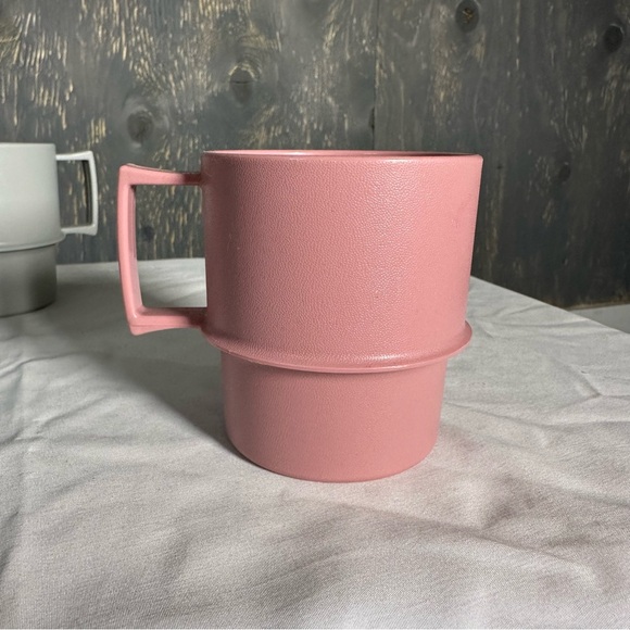 Tupperware Vibrant Mug Set - Red, Gray, Blue, Pink - Picture 2 of 16